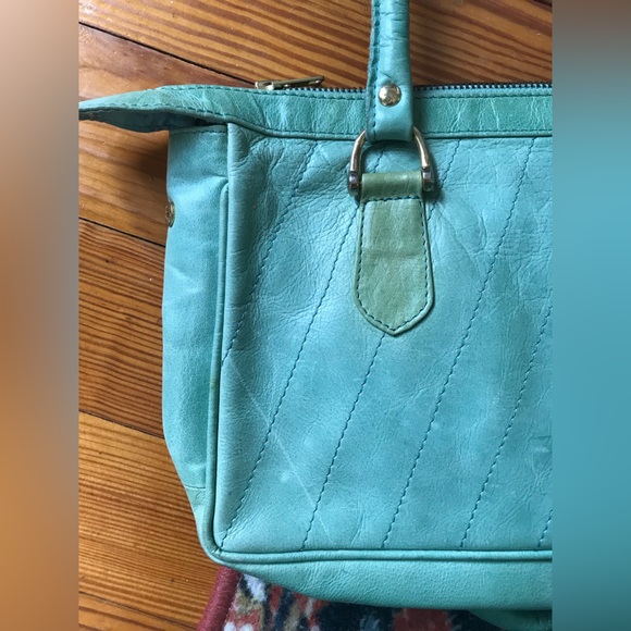 Vintage Green Leather Handbag Gold Details and Lined - Picture 5 of 8